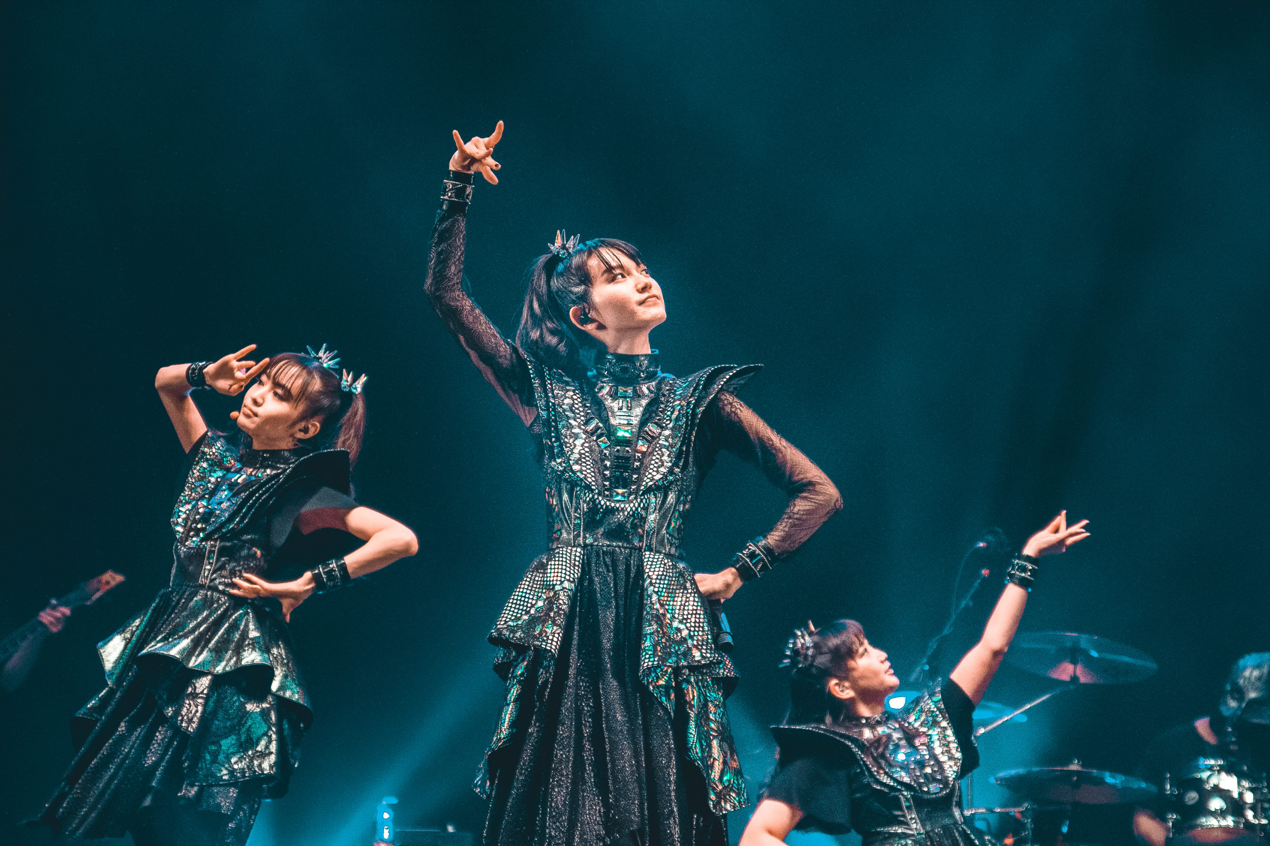 Live Review Babymetal Bring Their Metal Galaxy To Manchester S O2 Apollo Aah Magazine - babymetal gimme chocolate roblox id